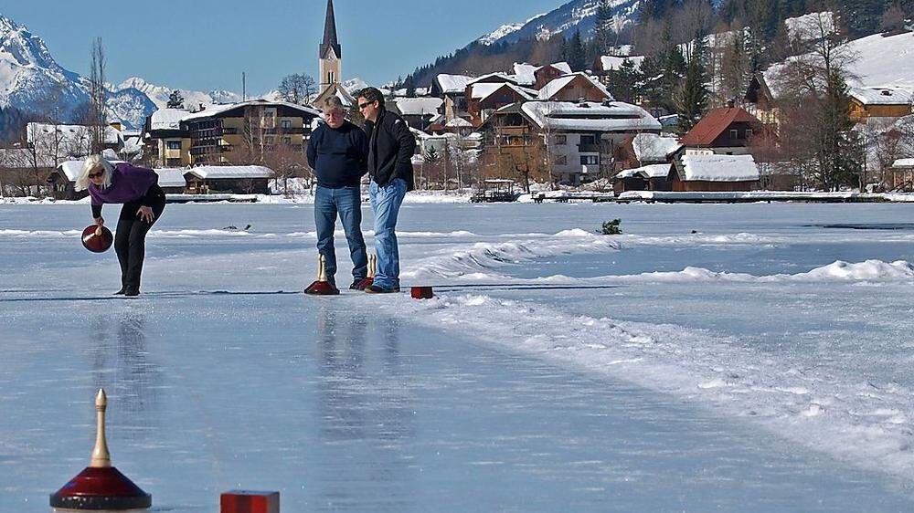 Am 14. Februar findet am Weißensee das Finale  des größten Eisstock-Turniers Europas statt: Die Moarschaften kämpfen um den Servus Alpenpokal