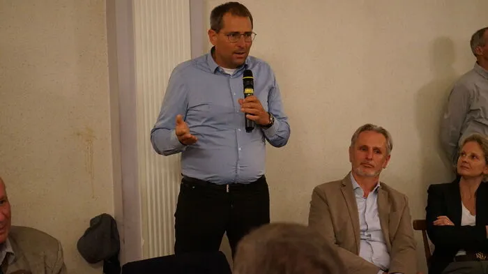 Die "Bürgerinitiative für ein lebenswertes Kainachtal" lud zu einem Diskussionsabend in den Pichlingerhof in Söding.