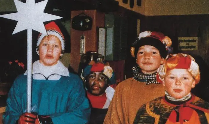 Andreas Goldberger als Sternsinger (ganz rechts)