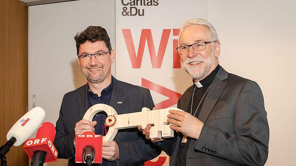 Caritasdirektor Ernst Sandriesser (links) und Kärntens Diözesanbischof Josef Marketz halten in der Krise zusammen und helfen gemeinsam Notleidenden