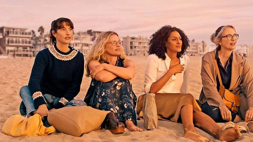 Vier Damen am Strand: Alexia Landeau, Elisabeth Shue, Sarah Jones und Julie Delpy.