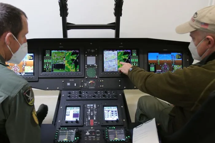 Das baugleiche Cockpit steht den Piloten auch als "Trainer" im Fliegerhorst zur Verfügung.