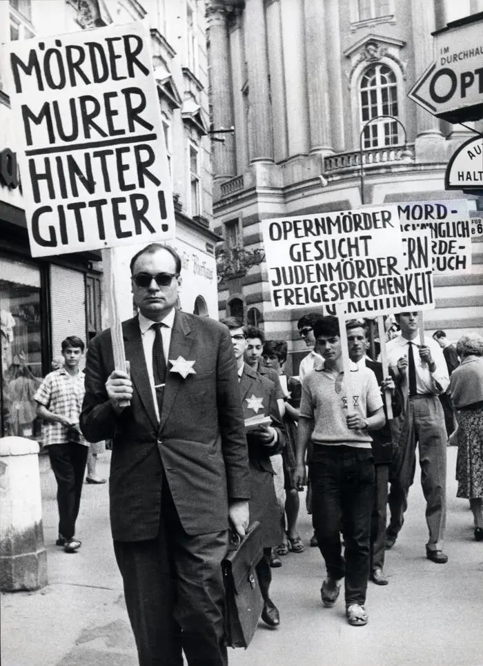 Nach dem Freispruch demonstrieren viele Menschen