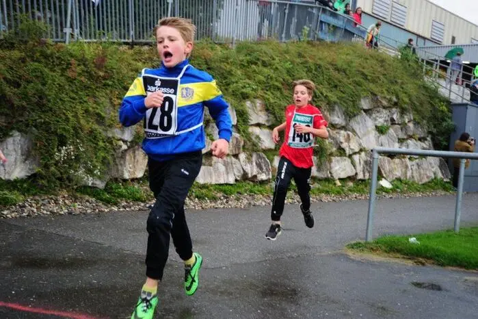 Sie traten in Einzel- und Teambewerben an und mussten im Sportzentrum Zeltweg eine 1300 Meter lange Crossstrecke bewältigen.