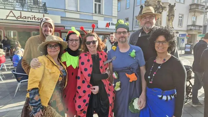 Das gute Wetter am Faschingsdienstag lockte Jung und Alt auf den Leibnitzer Hauptplatz