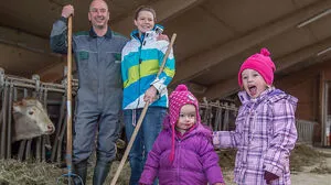Martin und Astrid Gaßner mit ihren Kindern Klara und Ilvie