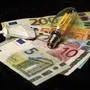 Die Bundesnetzagentur rechnet mit anhaltend hohen Strompreisen. Weil Zuschüsse wegfallen, dürfte Strom 2024 für Verbraucher sogar teurer werden. Symbolfoto, Themenfoto *** The Federal Network Agency expects electricity prices to remain high Because subsidies will be discontinued, electricity is likely to become even more expensive for consumers in 2024 Symbol photo, theme photo Foto:xB.xSchubertx/xFuturexImagex strompreis_3209
