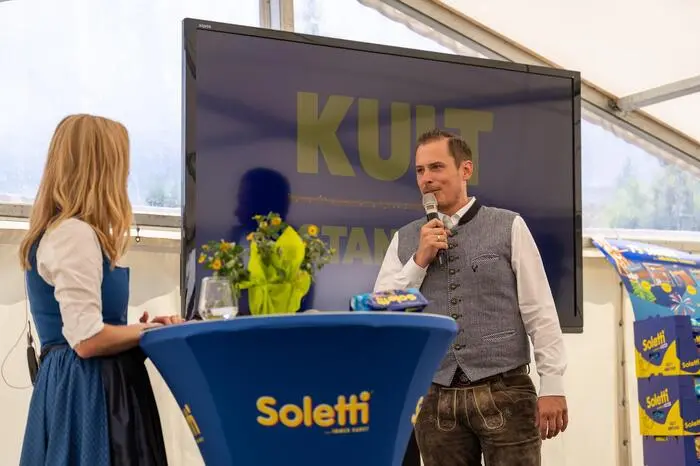 Werksleiter Markus Gutmann führte die Gäste bei exklusiven Führungen durch die Produktionsstätte