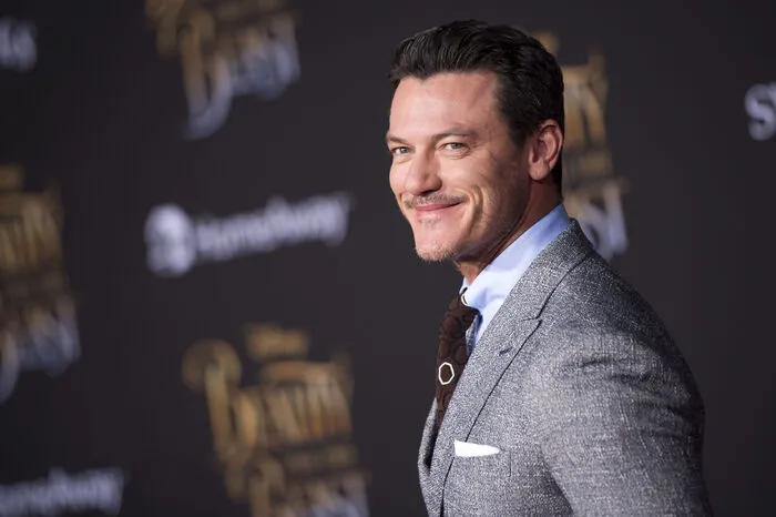 .. Luke Evans 