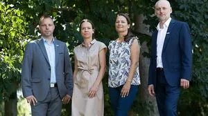 Von links: Jürgen Ster (Pflegedienstleitung), Michaela Leopold (Ärztliche Leitung),  Eveline Oberleitner (Psychologische Leitung), Arnold Maier (Verwaltungsleitung) 