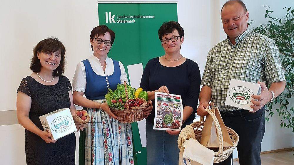 Maria Strohmeier, Magda Siegl, Maria Matzhold und Günther Rauch  von der Landwirtschaftskammer