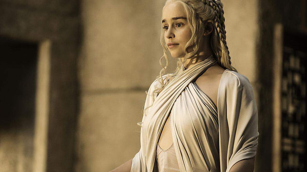 Die Fantasyserie "Game of Thrones" geht mit 24 Nominierungen in die Gala: Emilia Clarke als Daenerys Targaryen