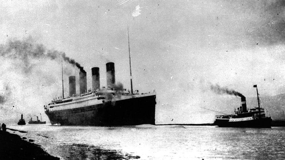 Die Titanic bei ihrer Jungfernfahrt in Southampton