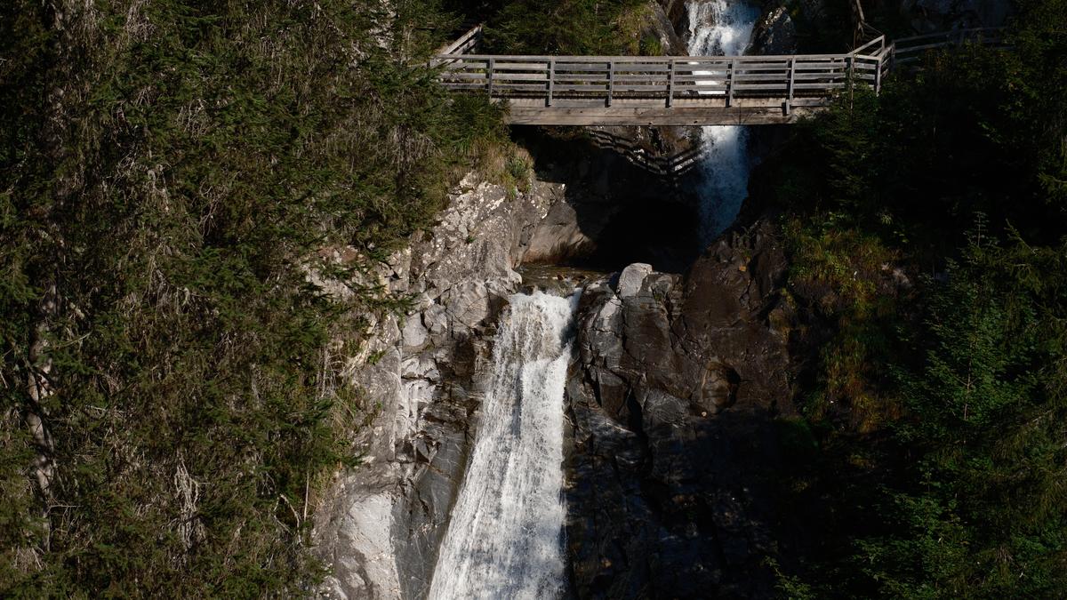 Es saust und braust am Günster Wasserfall