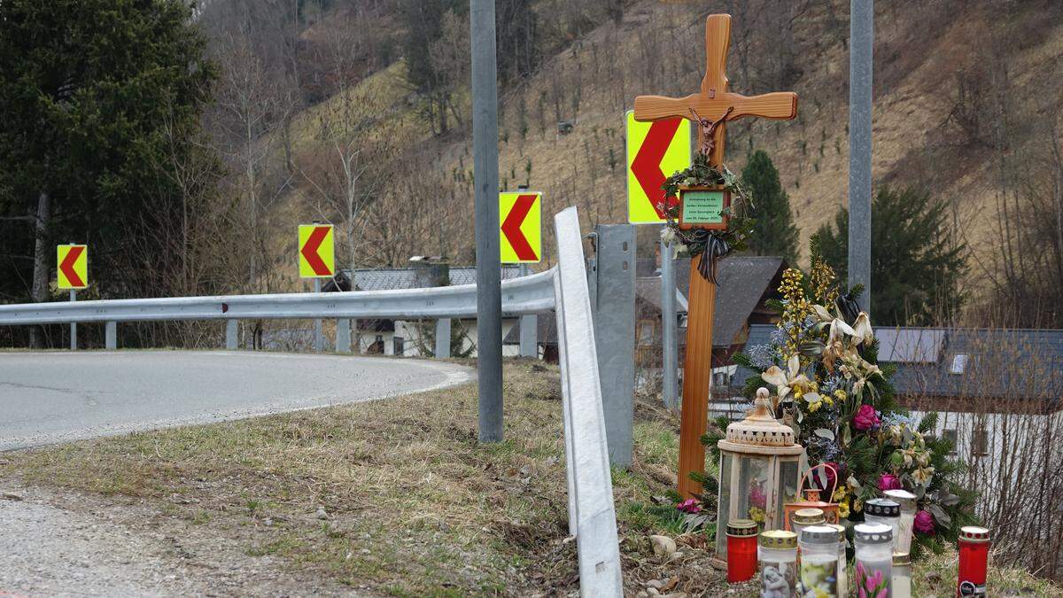 Als erste Maßnahme wurden floureszierende Leitwinkel auf der Leitschiene montiert