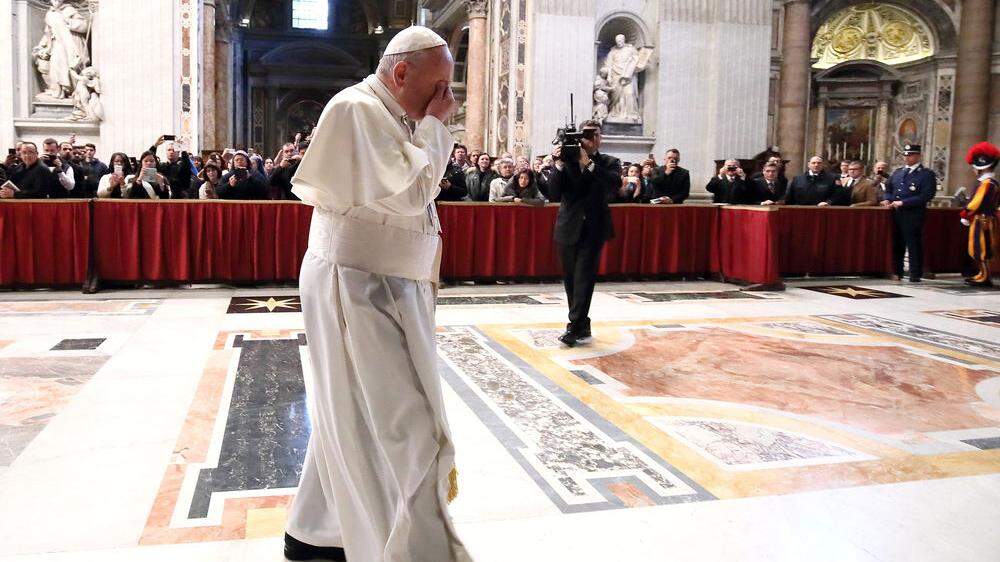 Papst Franziskus sei einsam, sagt der Vatikankenner Marco Politi