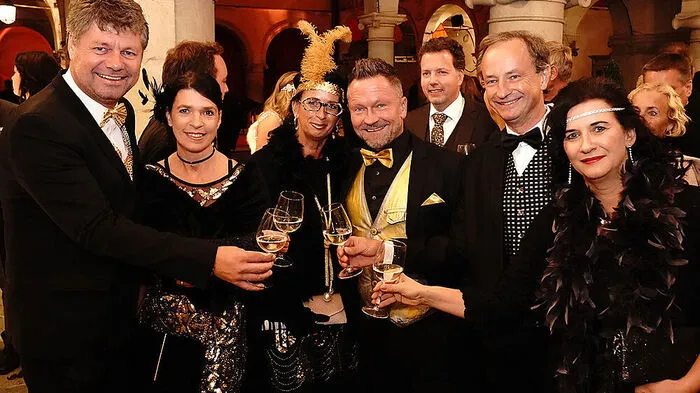 Gerhard Pirih mit Ehefrau Petronilla, Sabine Fercher, Alex Rokyta, Gebhard Köck sowie Christian und Ulrike Nikolasch