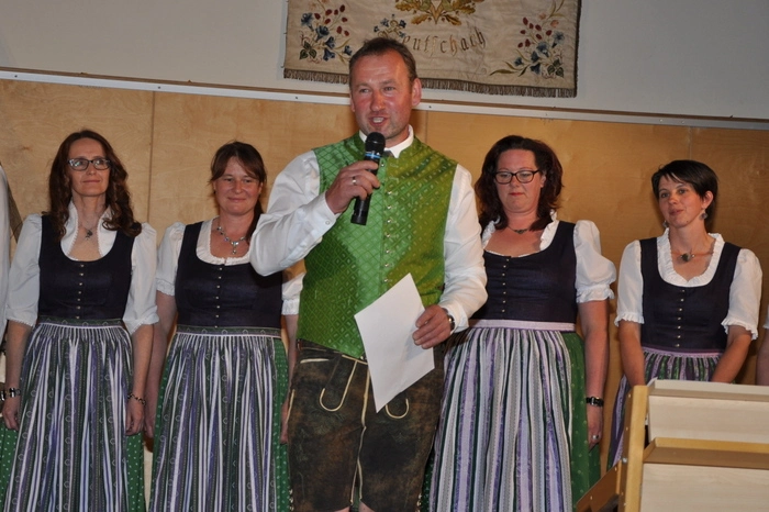 Die Sängerrunde besteht seit 95 Jahren – entsprechend gab es gleich zu Beginn der Veranstaltung eine Ehrenurkunde von Alfred Hudin, Landesobmann des steirischen Sängerbundes.