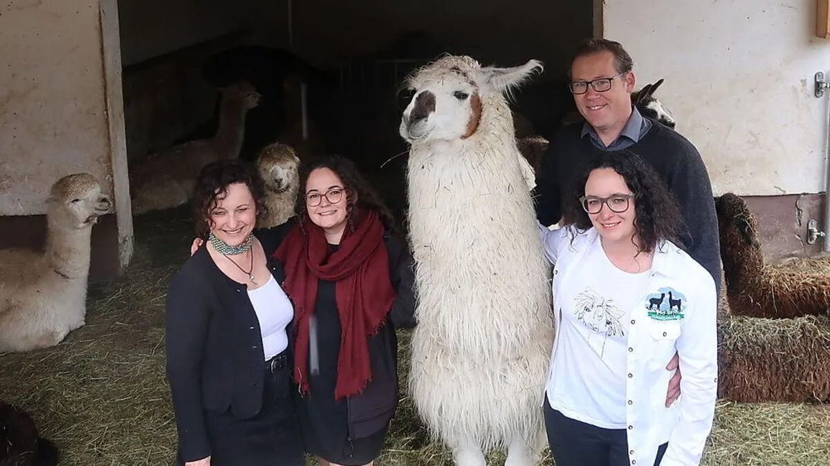 Mama Helga, Schwester Elisa sowie Michelle Kaufmann und Franz Friedam (von links)