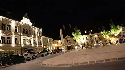 Bei Schönwetter werden die Spiele auf dem Feldkirchner Hauptplatz übertragen 