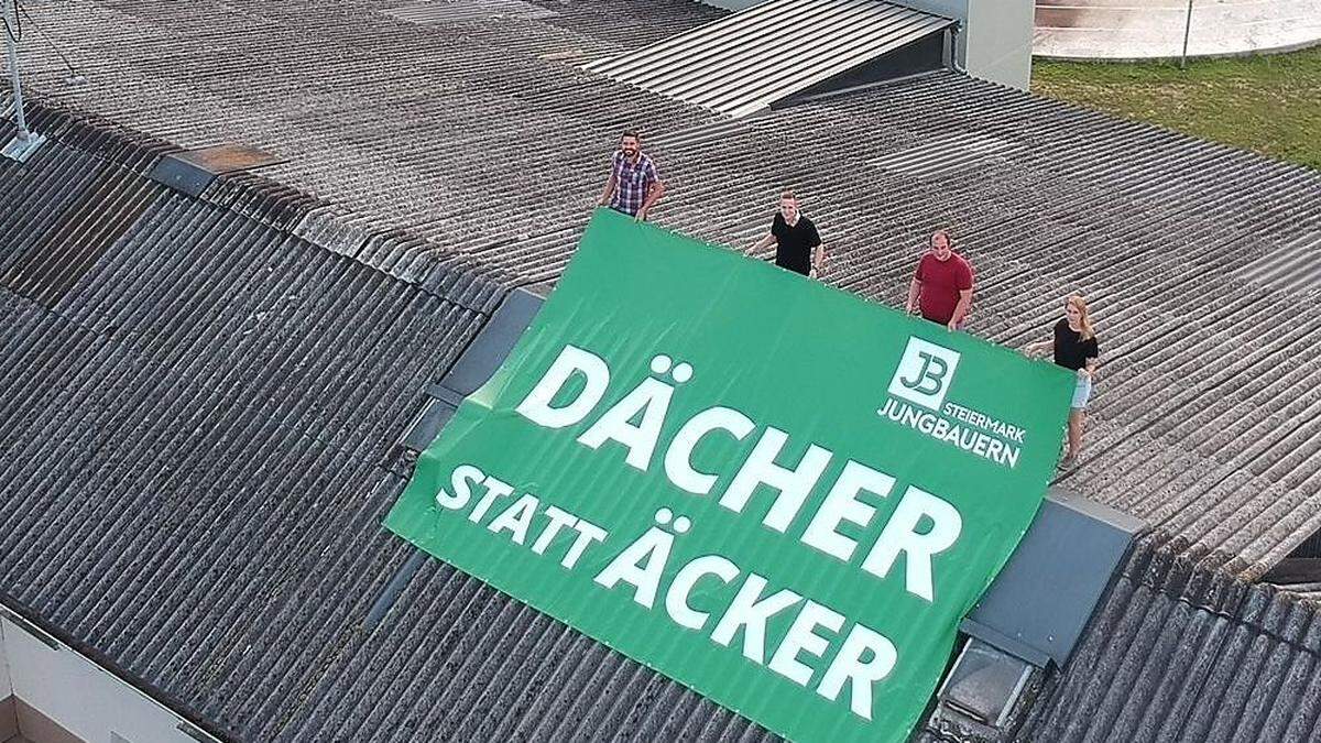 Schon im Sommer machten die Jungbauern plakativ auf ihr Anliegen aufmerksam