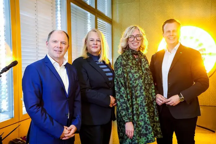 Eine große Gästeschar aus Politik, Wirtschaft und Kultur war der Einladung zur Eröffnung gefolgt. Im Bild: Bernhard Rinner, die neue Grazer Kulturstadträtin Claudia Unger, Birgit Lill-Schnabl, Kulturlandesrat Karlheinz Kornhäusl.