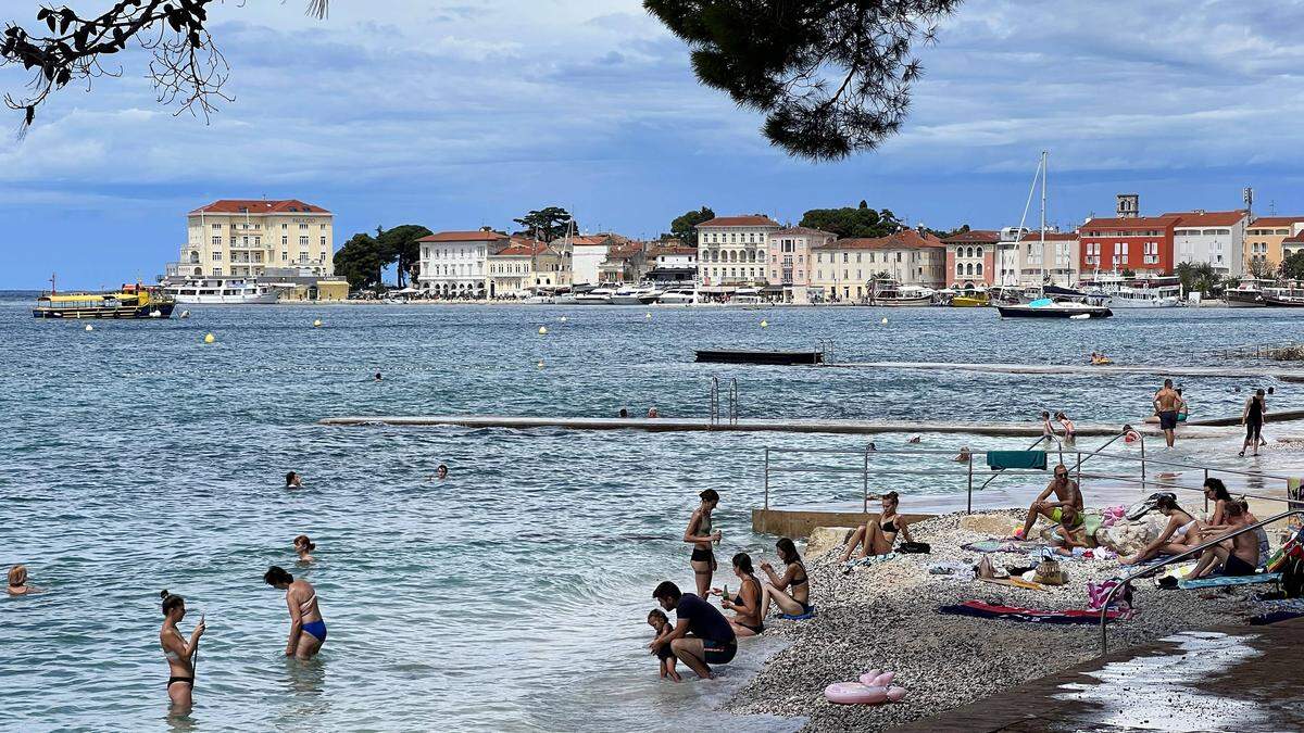 In zahlreichen Badeorten an der Adria in Italien oder Istrien, wie hier in Porec, wird die Badesaison verlängert
