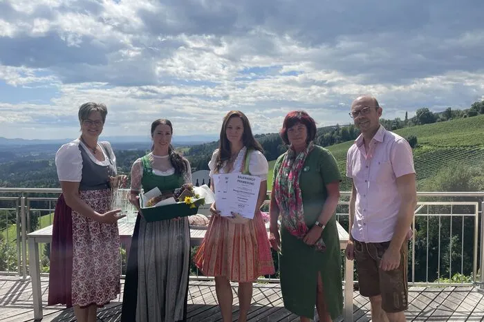 Dem Weingut Wechtitsch-Zuser wurde Gold in den Kategorien "Innovationen" für das Flaschenbrot, "Ölsaaten" für das Karottenbrot und "Gesundes Schuljausengebäck" für das Kürbisweckerl verliehen.