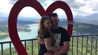 Ein GTI-Fan hat um die Hand seiner Freundin angehalten