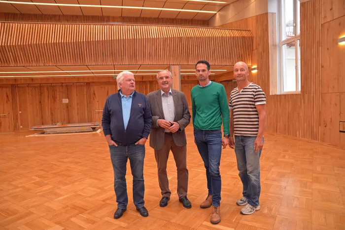 Am Freitag ist bereits das erste Konzert. Bis dahin werden noch letzte Reinigungen durchgeführt und die Klimaanlage installiert.