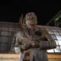 Klaas Heufer-Umlauf als Statue vor dem Berliner Bahnhof