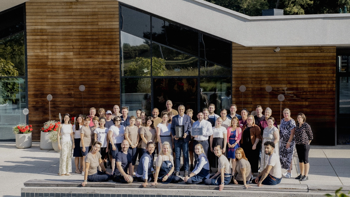 Das Team des Heilthermenresort Bad Waltersdorf freute sich über den „DACH Spa Award 2025“