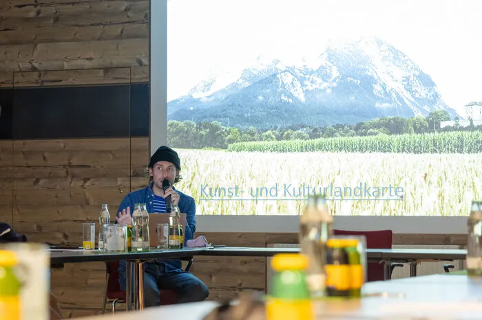 Christoph Szalay stellte anschließend die neue Kunst- und Kulturlandkarte vor