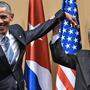 Barack Obama und Raul Castro beim Handschlag