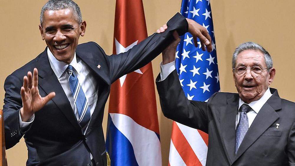 Barack Obama und Raul Castro beim Handschlag
