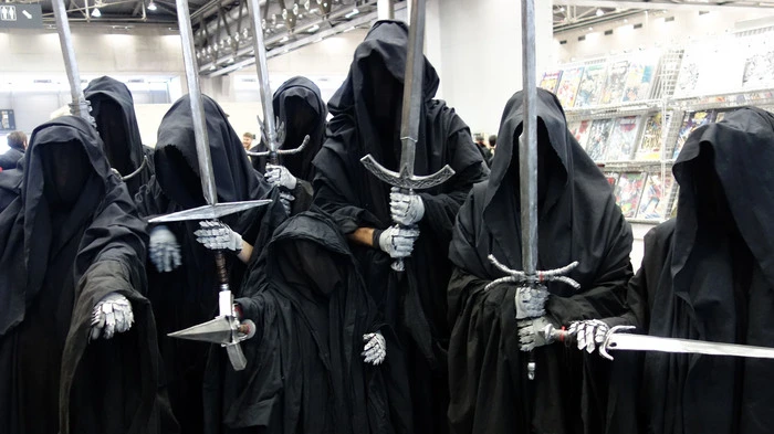 Auch wenn sie auf den ersten Blick nicht so ausschauen, aber sie sind gekommen, um zu feiern: Diese Nazgul, oder Ringgeister, wie Fans von "Herr der Ringe" wissen, waren auf der Vienna Comic Con ausnahmsweise friedlich. Das war ...