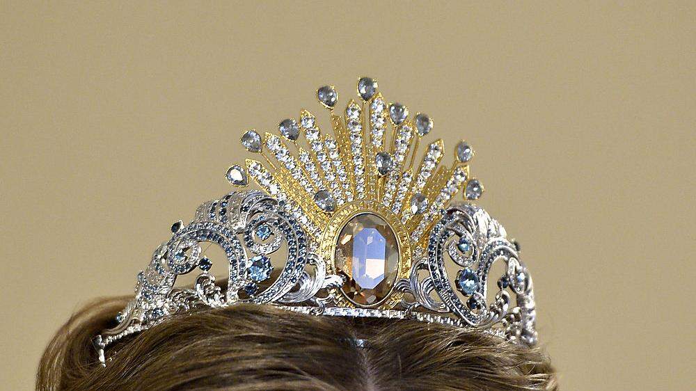 Die Tiara der Debutantinnen am Opernball besteht traditionell aus Swarovski-Kristallen