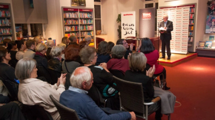 Brechend voll war die Buchhandlung Moser-Morawa in Graz am Donnerstagabend dank Reiner Kunze.