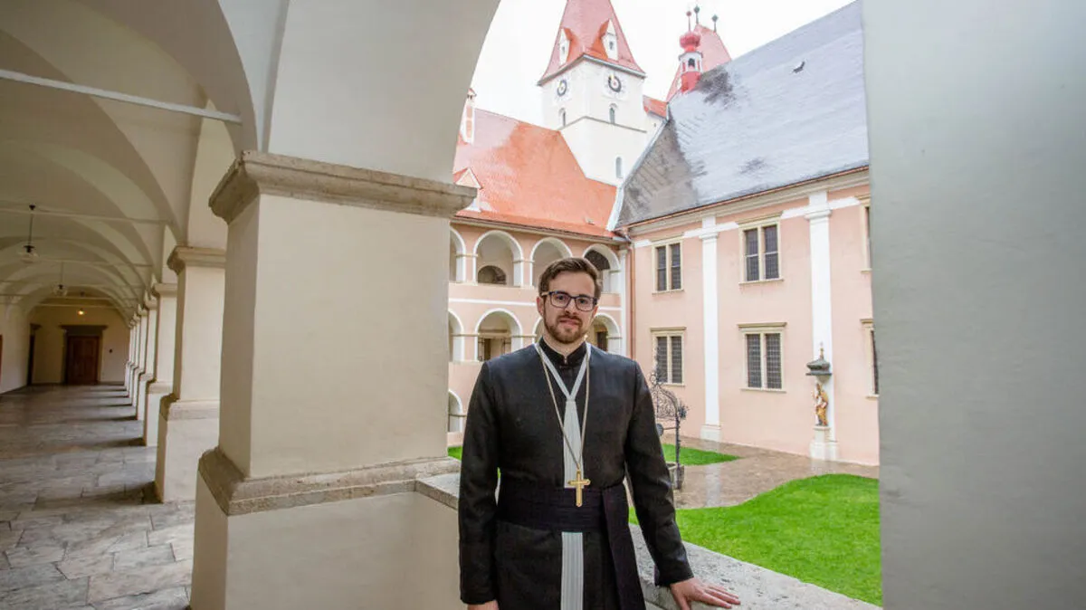 Der 32-jährige Propst Bernhard Mayrhofer