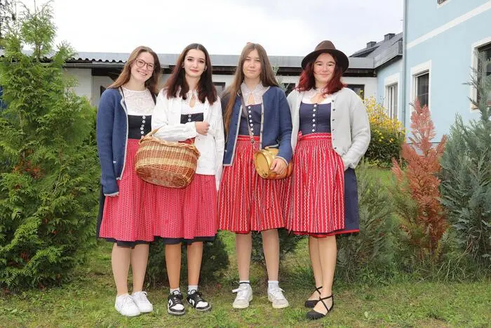 Bitte klicken Sie sich durch die Bilder!