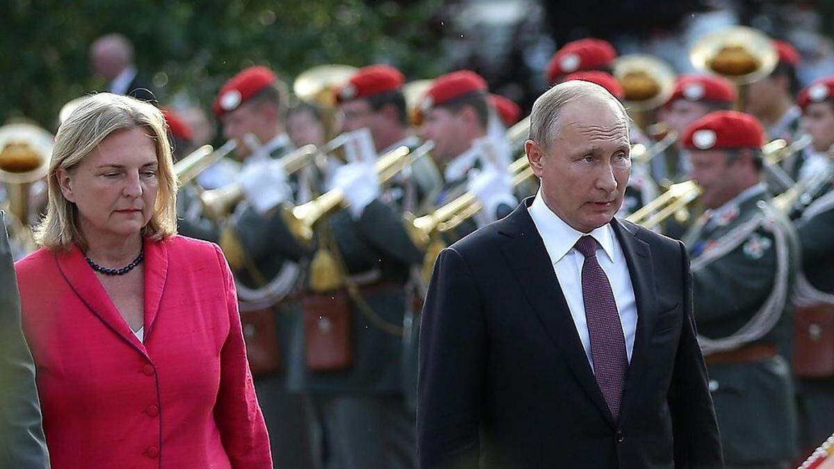Kneissl und Putin bei seinem Arbeitsbesuch in Wien im Juni