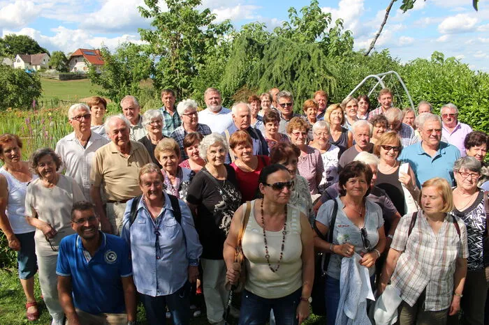 Ihr erster Ausflug mit der neuen Obfrau Maria Pfiffer führte die Seniorinnen und Senioren aus St. Georgen/Stiefing zum Taglilienfest in Entschendorfberg bei St. Margarethen an der Raab. Die Südsteirer waren jedenfalls begeistert von der Blüten- und Pflanzenpracht.