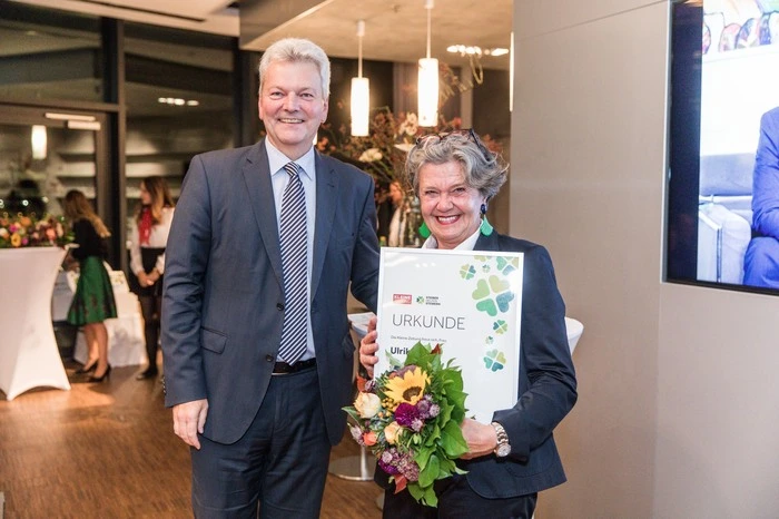 Charlotte Auer vertrat den Grazer Lions-Club "Pantheras" - die Damen hatten heuer bei ihrem legendären Frühlingsfest in der Seifenfabrik eine stolze Summe für "Steirer helfen Steirern" gesammelt.
