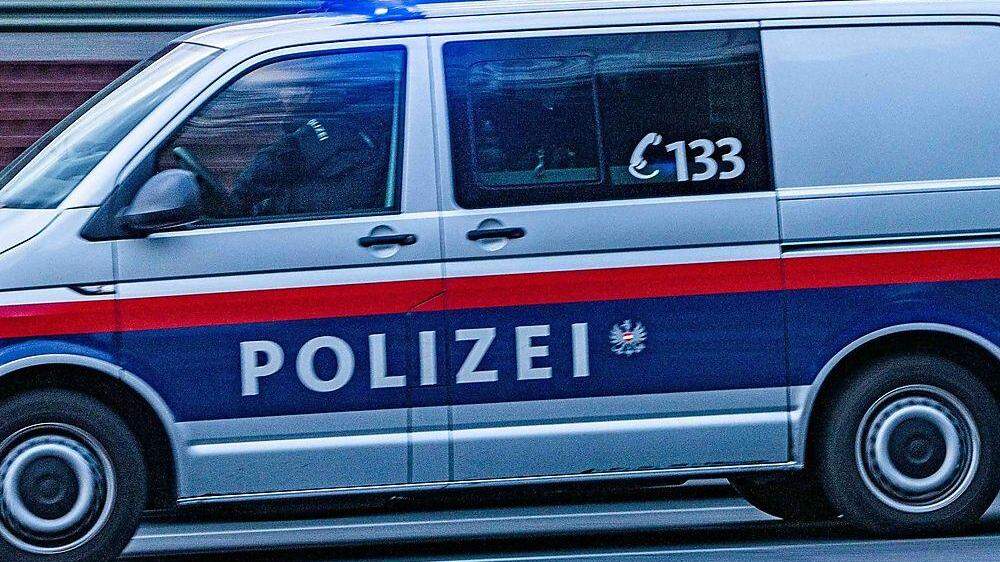 Die Polizei rückte am Freitag nach Waidmannsdorf aus (Symbolfoto)