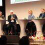 Gilbert Isep, Manfred Freitag, Leonore Gewessler, Martina Prechtl-Grundnig und Landesrätin Sara Schaar haben über den Ausbau der Erneuerbaren Energie diskutiert