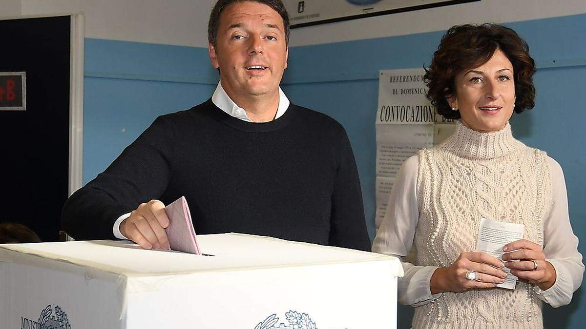 Renzi und seine Frau Agnese gaben in Pontassieve in Florenz ihre Stimme ab: &quot;Si&quot; zur Verfassungsreform - das erhofft sich Premier Renzi