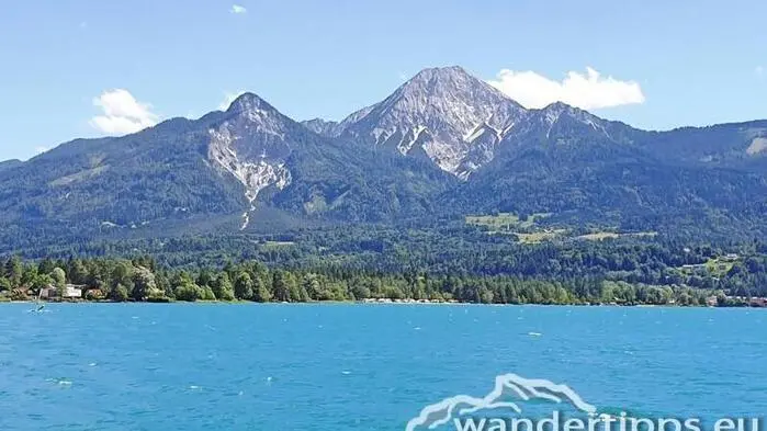 See und Berge dahinter