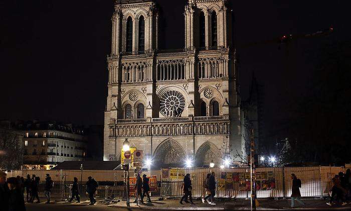 Notre Dame am Heiligen Abend 2019