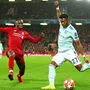 Naby Keita, hier mit David Alaba im Champions-League-Duell zwischen Liverpool und Bayern, brachte seinem Berater sehr viel Geld