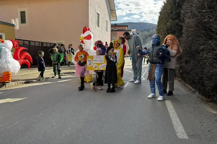 Der Umzug startete am Samstag um 13 Uhr am Marktplatz und führte, von der Polizei gesichert, durch den gesamten Ort
